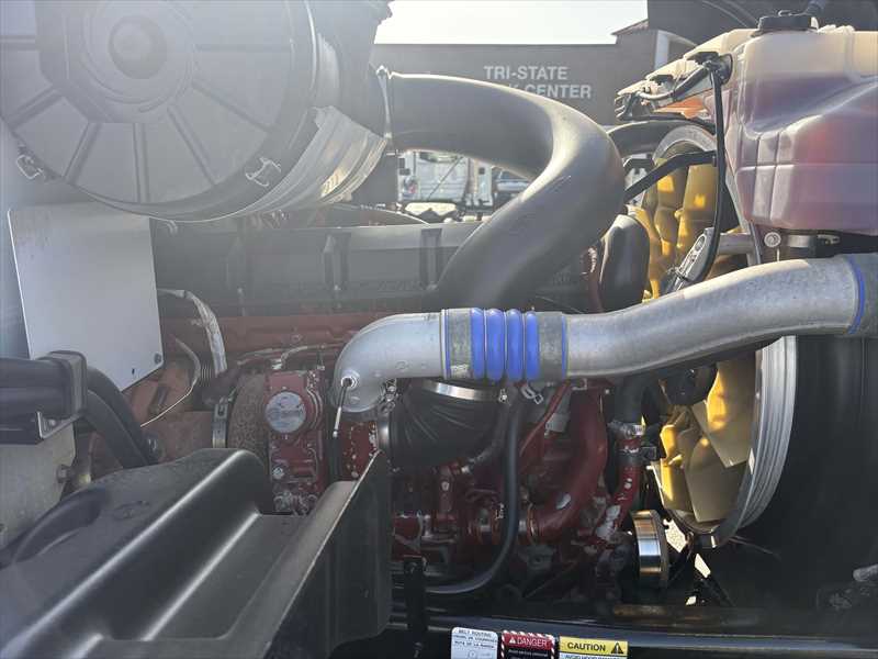 2019 Mack  GR64F