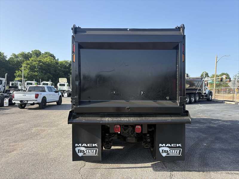2019 Mack  GR64F