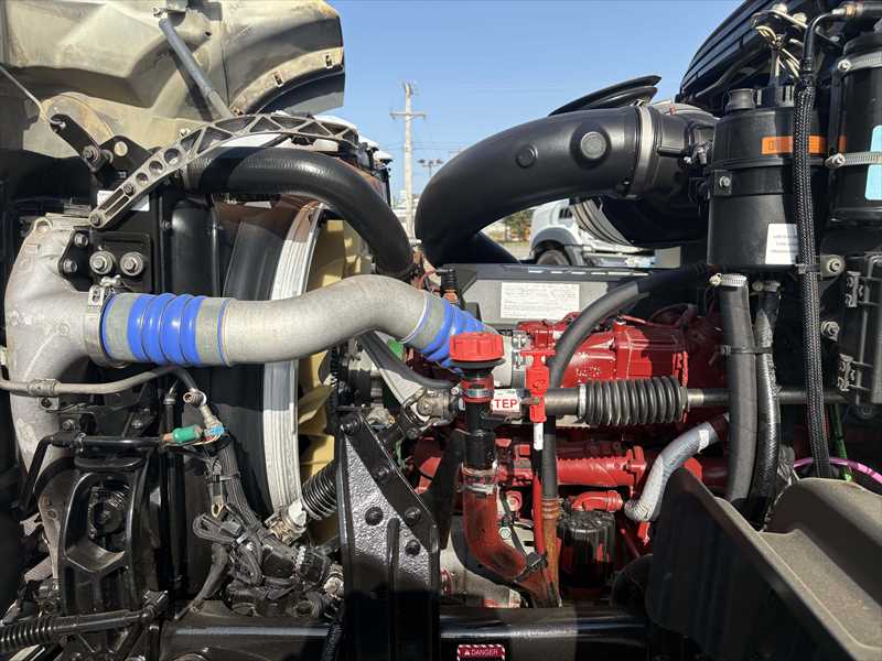 2019 Mack  GR64F