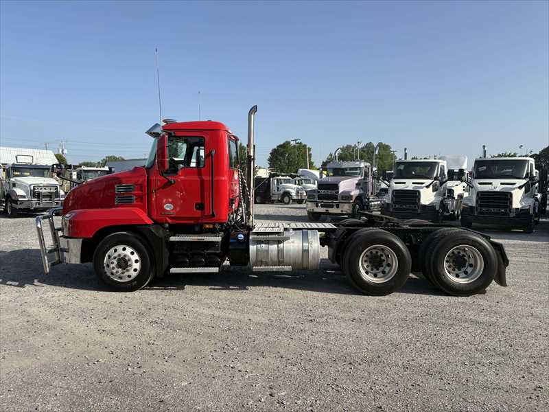2022 Mack Anthem in Memphis, TN — photo 2