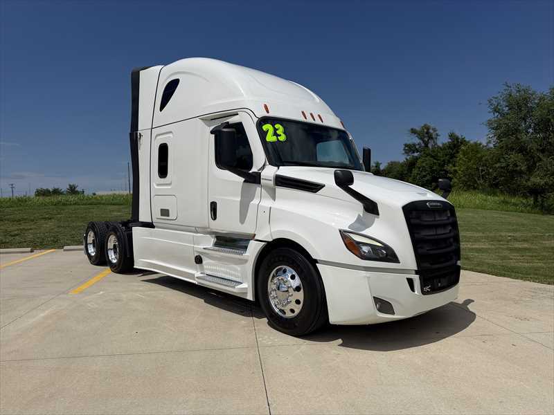 2023 Freightliner  Cascadia