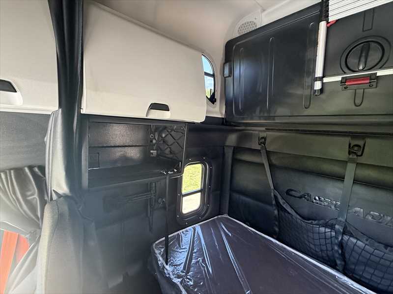 2023 Freightliner  Cascadia