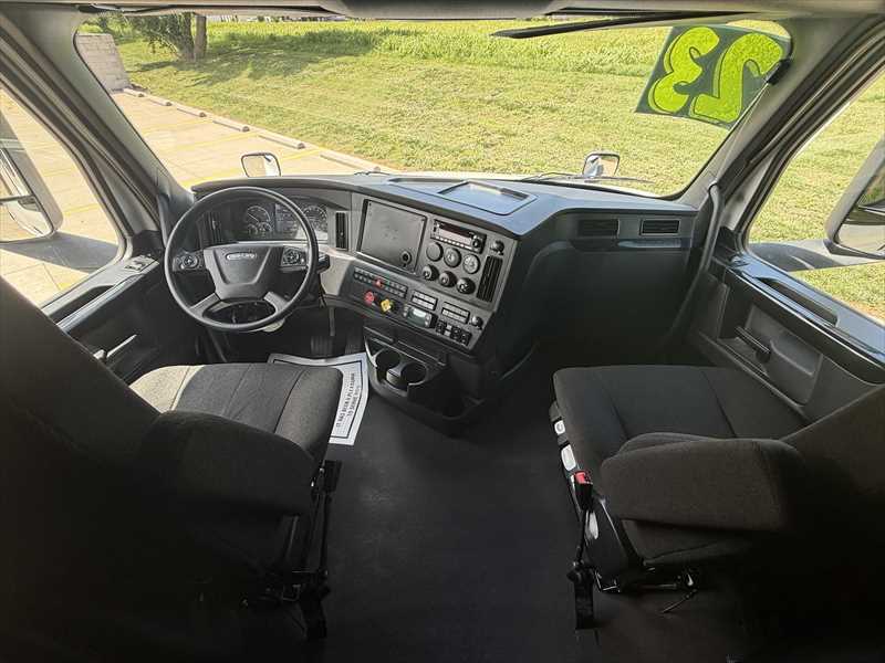 2023 Freightliner  Cascadia