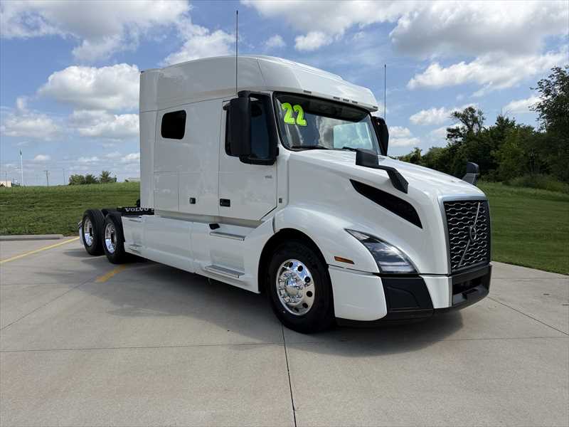 2022 Volvo VNL 860 in Springfield, MO — photo 6