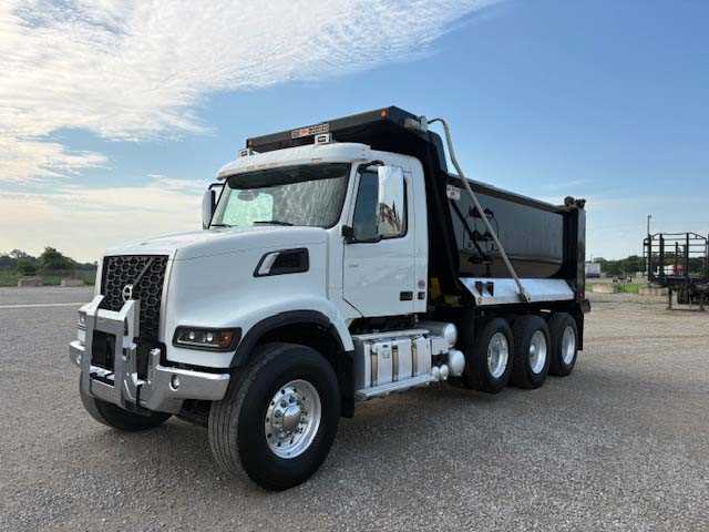 2025 Volvo  VHD84F300