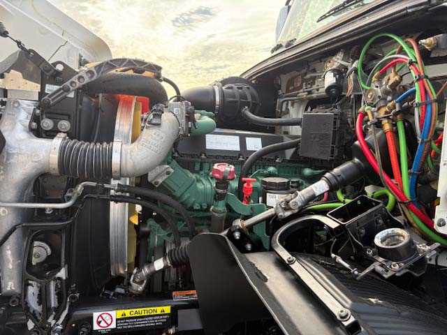 2025 Volvo  VHD84F300