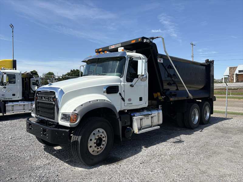 2025 Mack  GR64F
