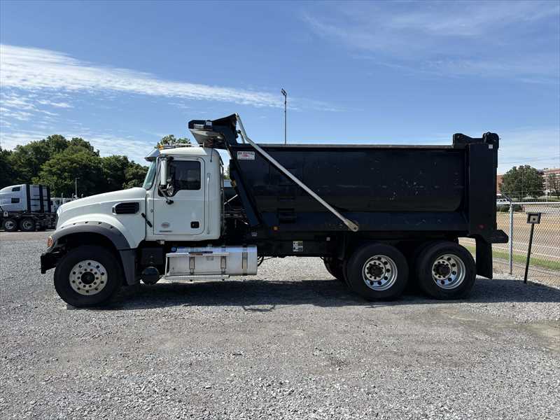 2025 Mack  GR64F