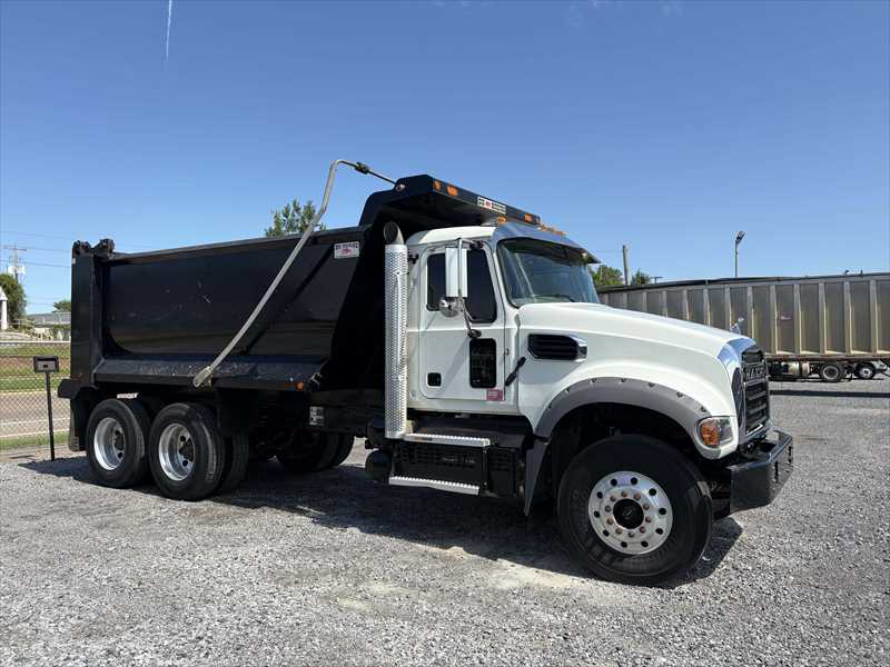 2025 Mack  GR64F
