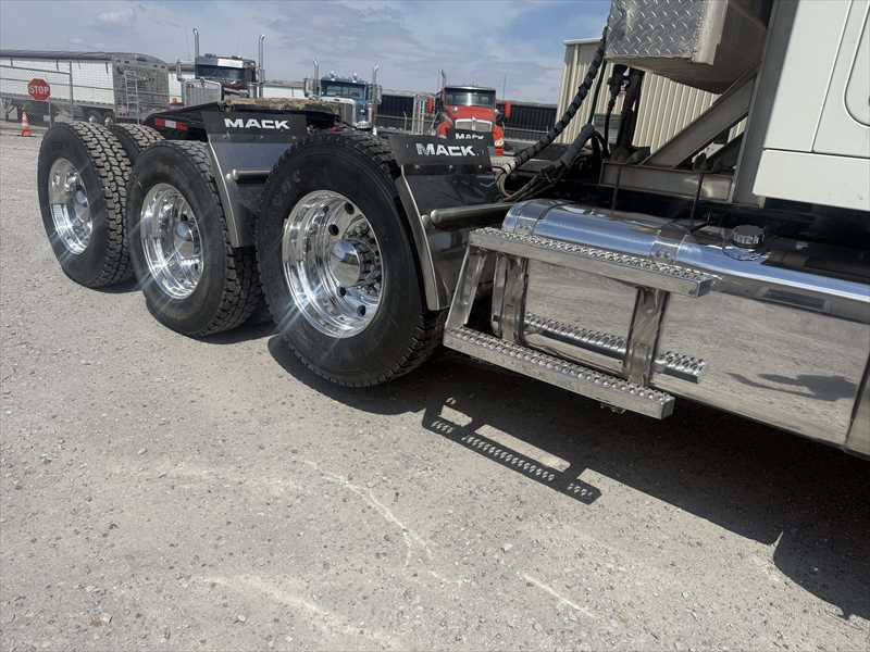 2019 Mack Granite in Little Rock, AR — photo 7