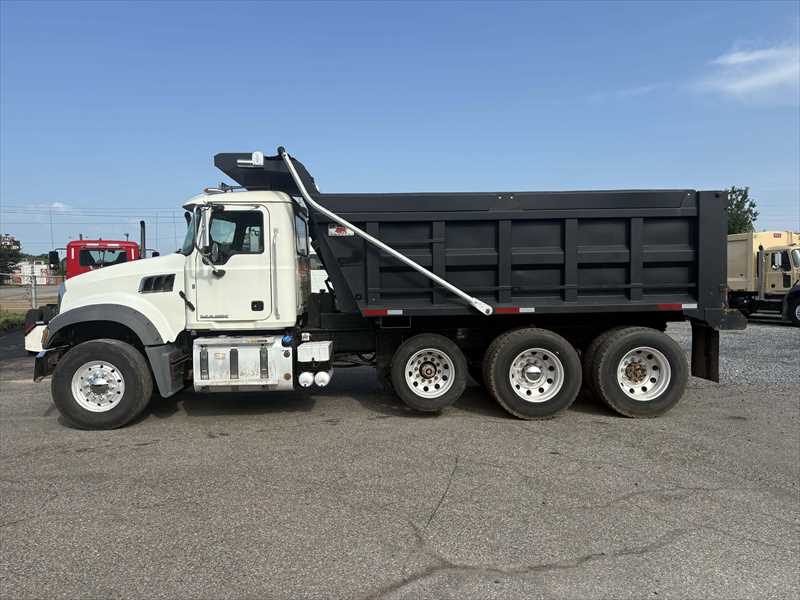 2018 Mack Granite in Memphis, TN — photo 2