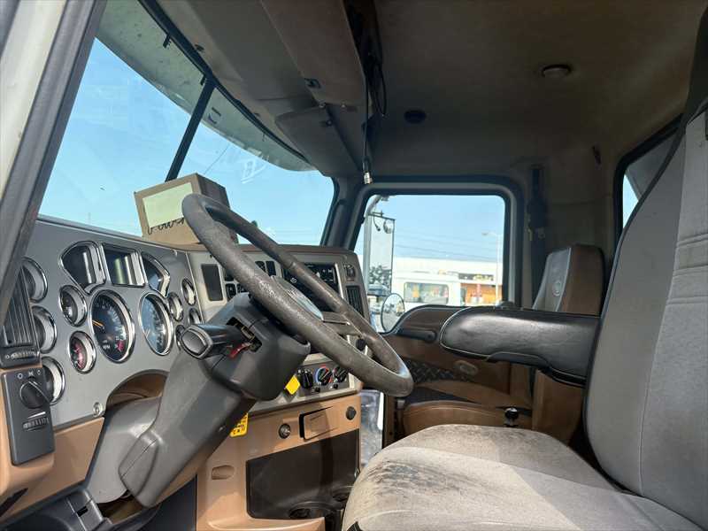 2018 Mack  GU713