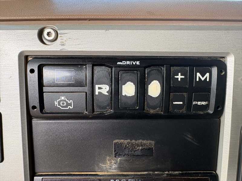 2018 Mack  GU713
