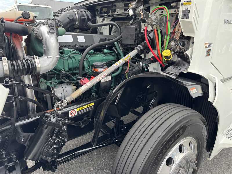 2022 Volvo VNL 860 in Little Rock, AR — photo 7