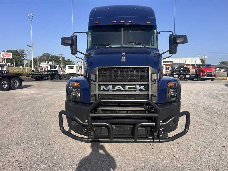 2024 Mack Anthem in Memphis, TN — photo 7