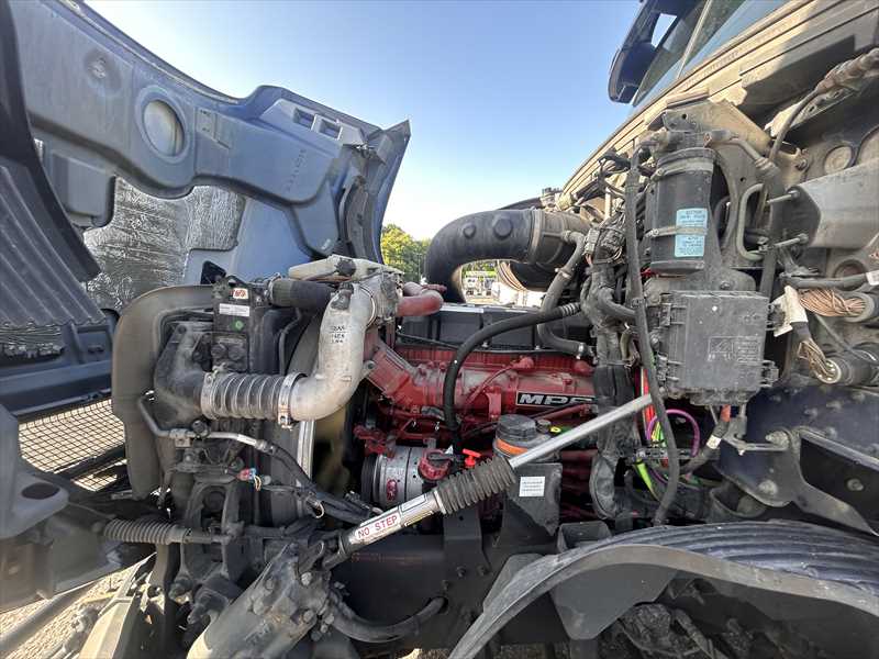 2024 Mack Anthem in Memphis, TN — photo 8