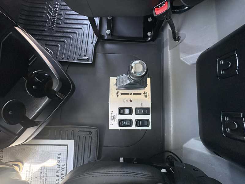 2025 Mack  GR64F