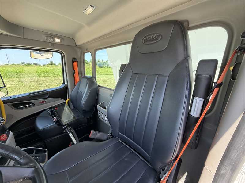 2025 Peterbilt  567