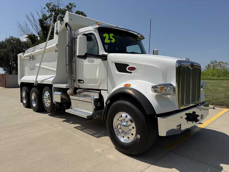 2025 Peterbilt  567