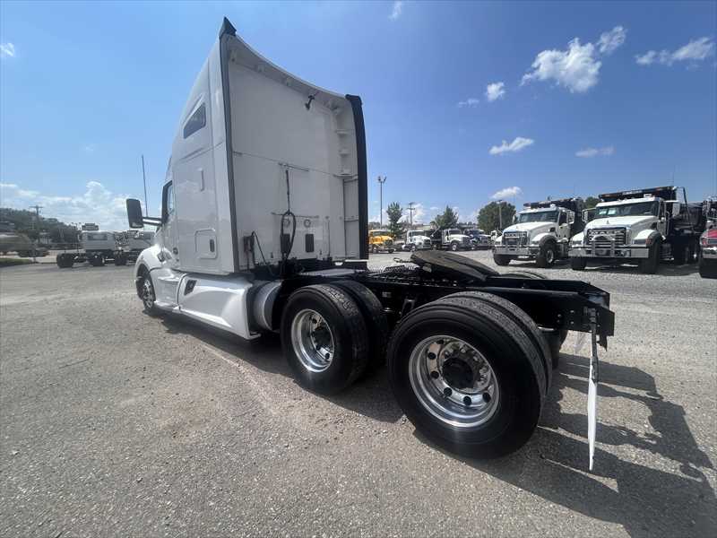 2022 Kenworth T680 in Memphis, TN — photo 3