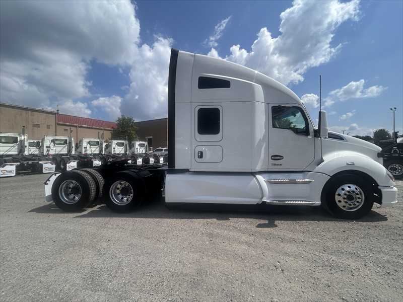 2022 Kenworth T680 in Memphis, TN — photo 6