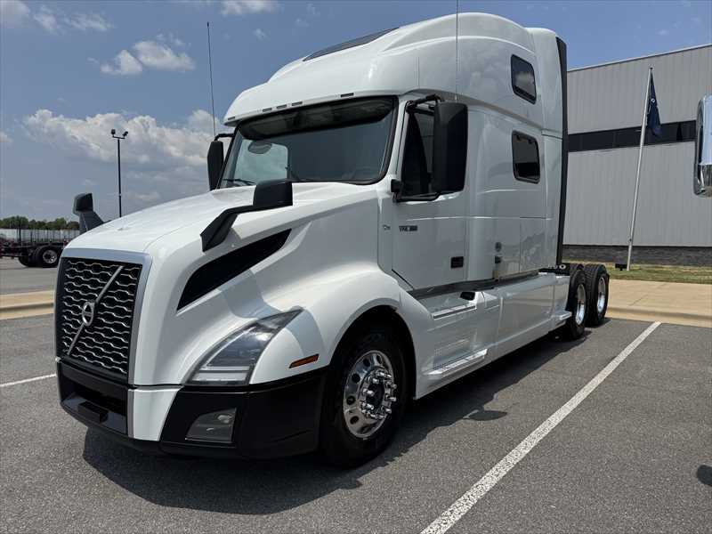2023 Volvo VNL 860 in Little Rock, AR