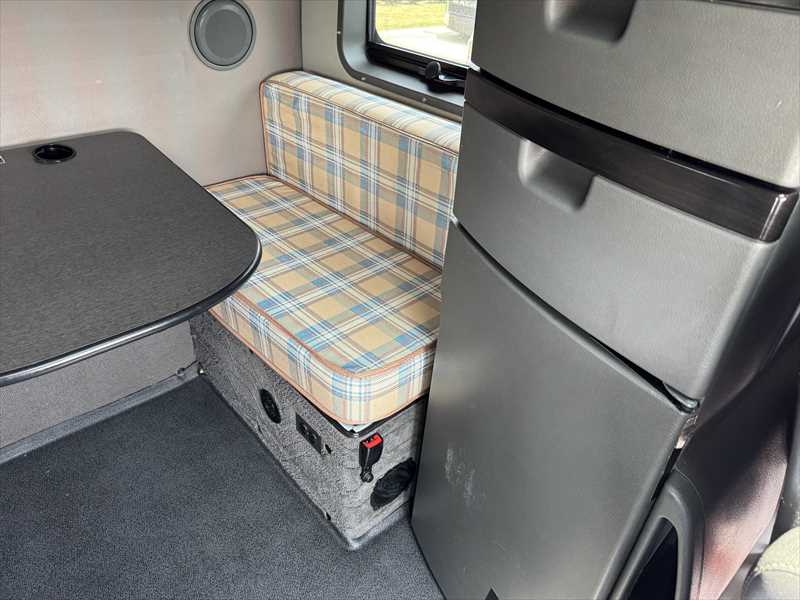 2023 Volvo VNL 860 in Little Rock, AR — photo 6