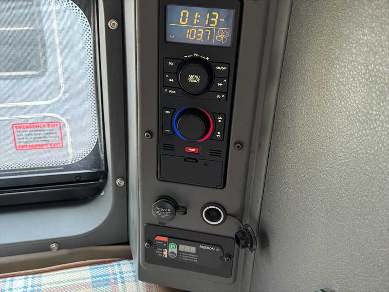 2023 Volvo VNL 860 in Little Rock, AR — photo 7