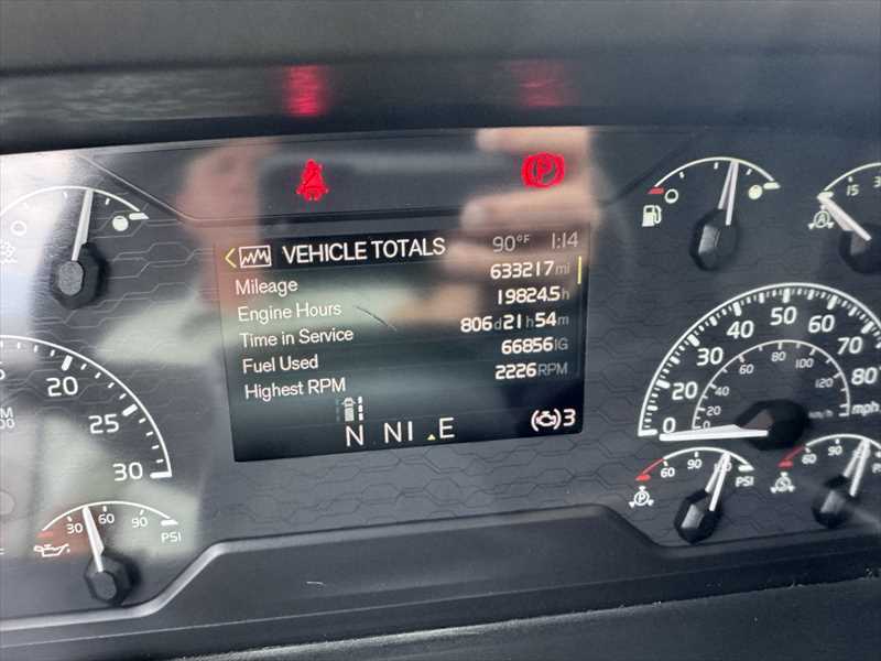2023 Volvo VNL 860 in Little Rock, AR — photo 8