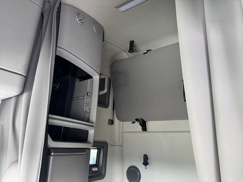 2024 Volvo  VNL64T760