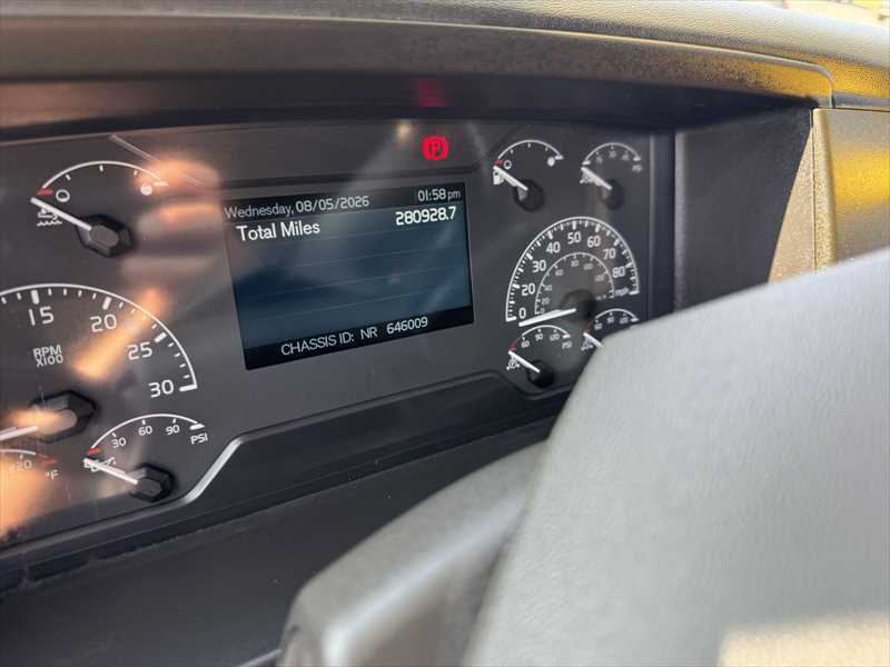 2024 Volvo  VNL64T760