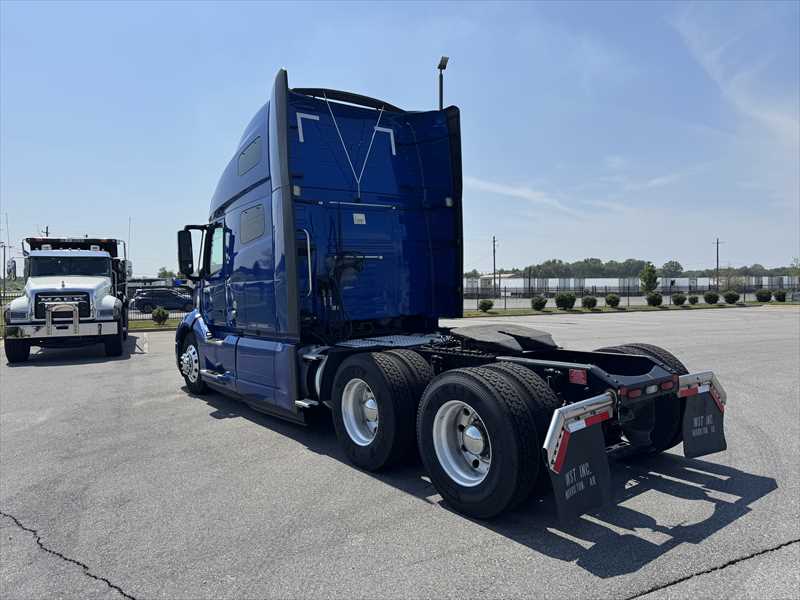 2020 Volvo VNL 760 in Little Rock, AR — photo 3