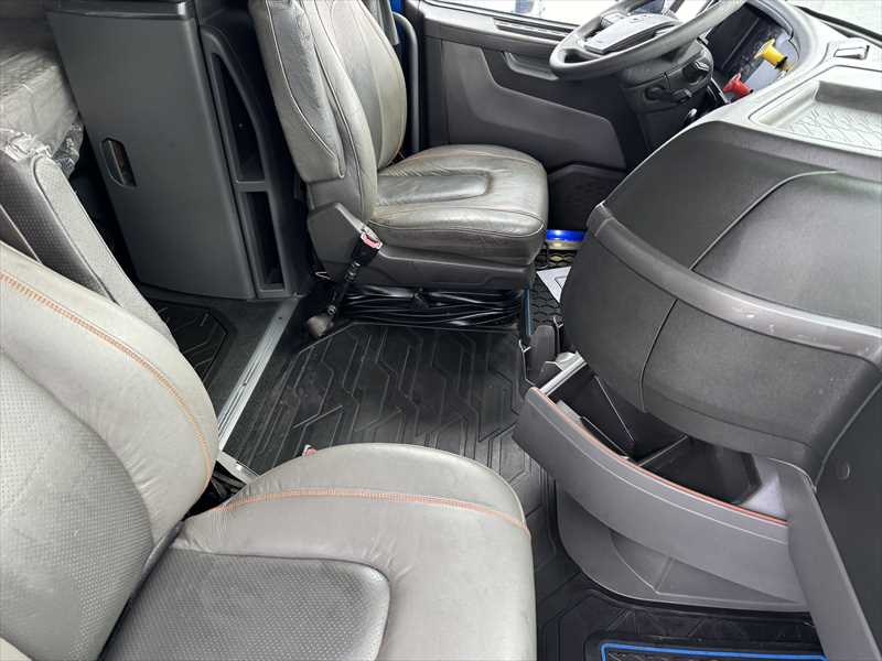 2020 Volvo VNL 760 in Little Rock, AR — photo 7