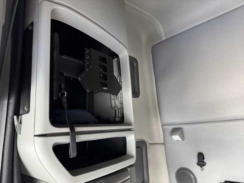 2020 Volvo  VNL64T760