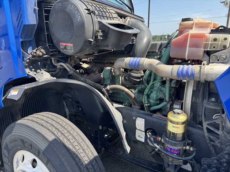 2020 Volvo VNL 760 in Little Rock, AR — photo 8