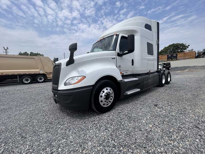 2021 International  LT625