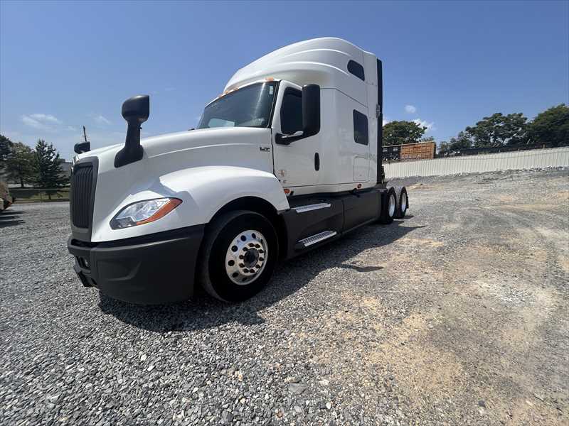 2021 International LT in Springfield, MO