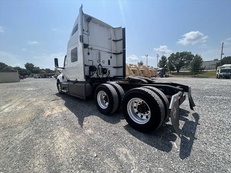 2021 International LT in Springfield, MO — photo 3