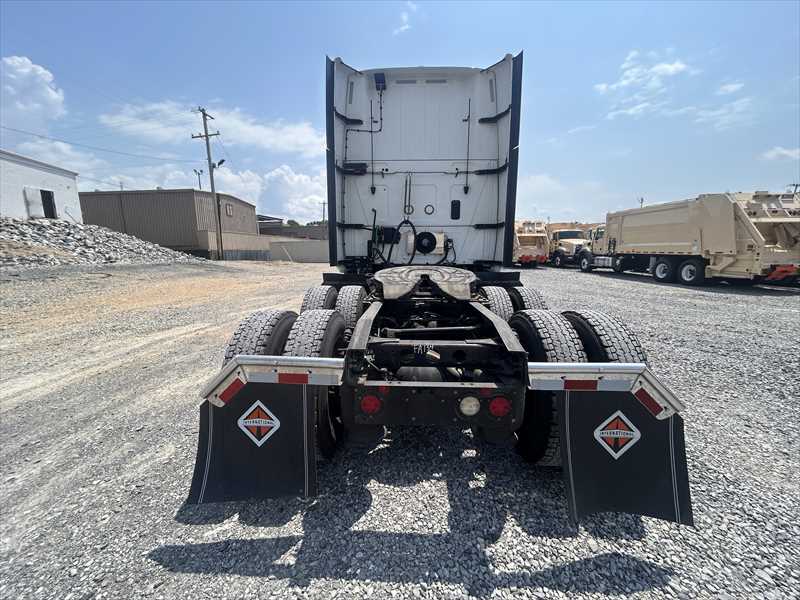2021 International LT in Springfield, MO — photo 4