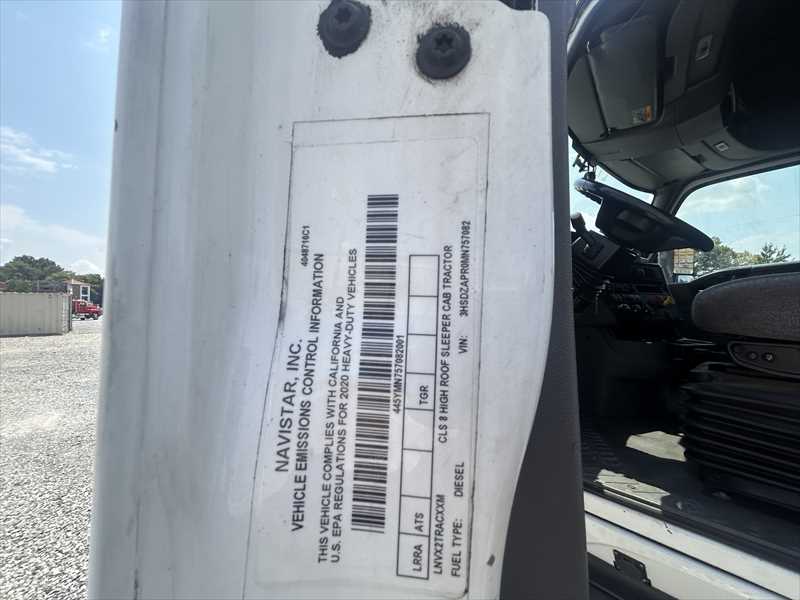 2021 International  LT625