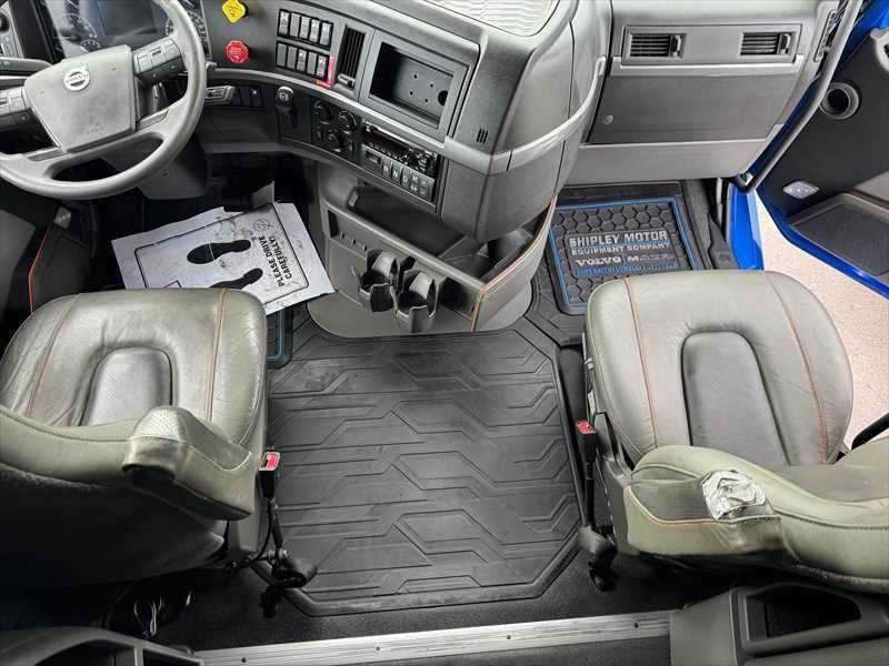 2020 Volvo  VNL64T760