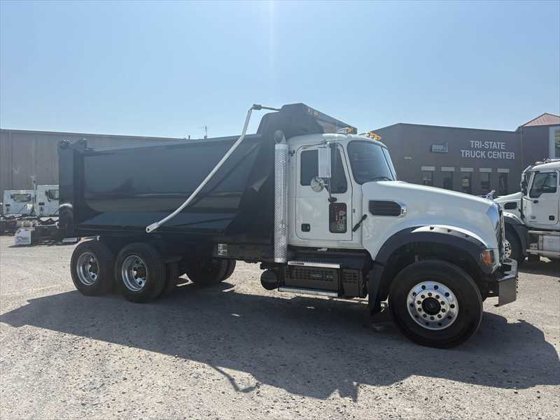 2025 Mack  GR64F
