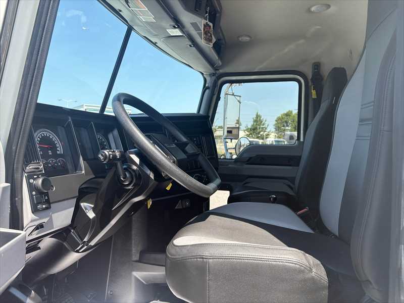 2025 Mack  GR64F
