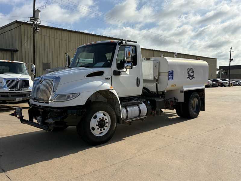 2021 International MV in Jackson, MS — photo 3
