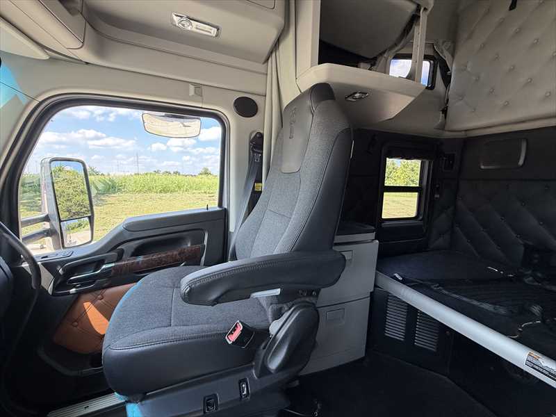 2025 Kenworth  T680