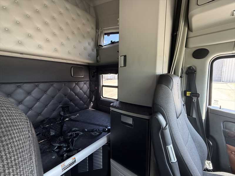 2025 Kenworth  T680