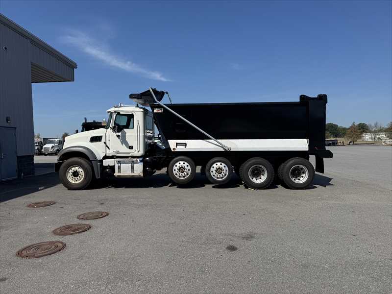 2020 Mack Granite in Little Rock, AR — photo 2