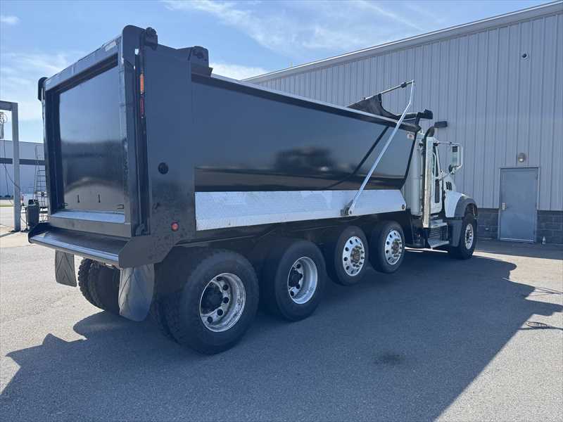 2020 Mack Granite in Little Rock, AR — photo 4