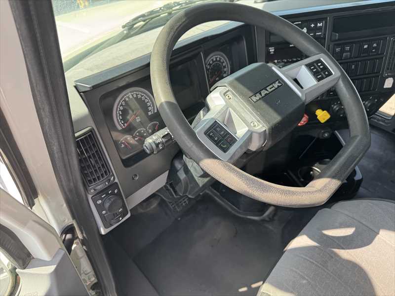 2020 Mack Granite in Little Rock, AR — photo 7