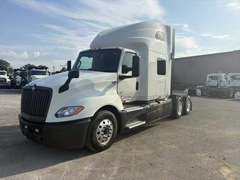 2021 International  LT625